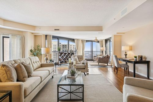 apt-1706-1235 Yale Pl, Minneapolis, MN, 55403-1948 | Card Image