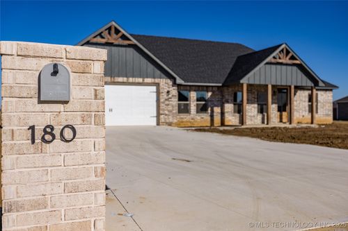 180 Maple Leaf Dr, Durant, OK, 74701-9213 | Card Image