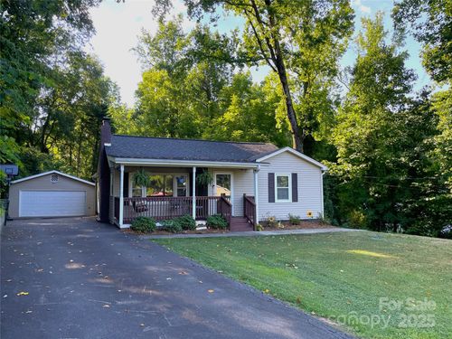 517 Stowe Dr, Lowell, NC, 28098-1627 | Card Image