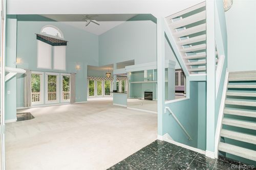 1093 Eagle Nest Dr, Milford, MI, 48381-4502 | Card Image