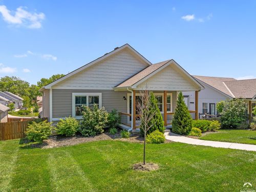 8435 Ottawa St, De Soto, KS, 66018-8311 | Card Image