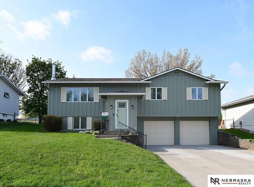 9211 Weir Street, Omaha, NE, 68127 | Card Image