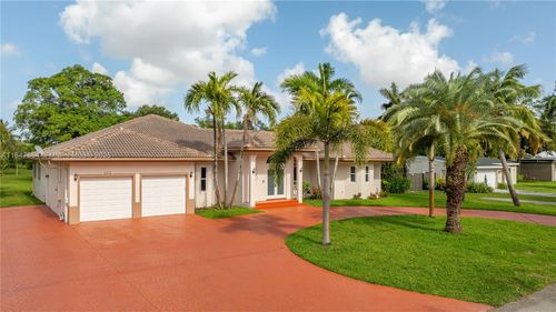 424 Bayberry Dr, Plantation, FL, 33317-2617 | Card Image