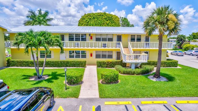 107 Sheffield E, Condo with 1 bedrooms, 2 bathrooms and null parking in West Palm Beach FL | Image 24