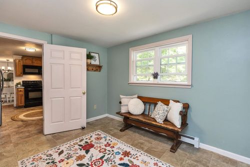 9 Burnham Dr, New Boston, NH, 03070-3811 | Card Image