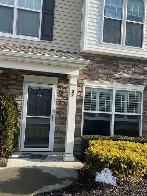 37 Weatherby Ln, Central Islip, NY, 11722-4549 | Card Image