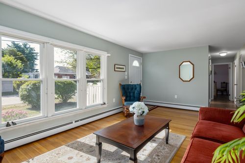 34 Hampshire Rd, Portsmouth, NH, 03801-4816 | Card Image