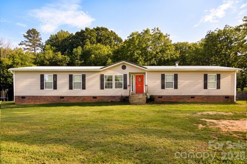 837 Joe Rd, Mocksville, NC, 27028-7256 | Card Image