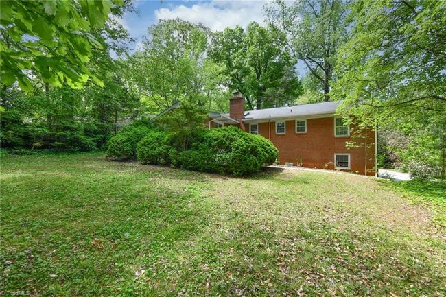 Peaceful, private yard | Image 29