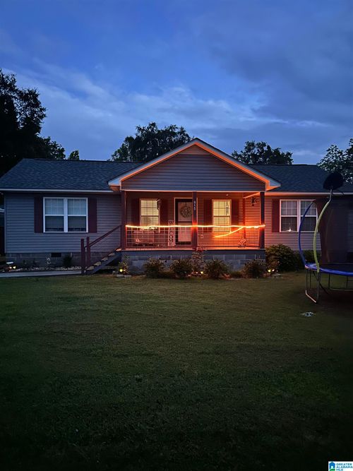 915 N Watson Dr, CENTRE, AL, 35960-1255 | Card Image