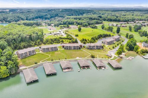 13-1055 Mariners Way, HUDDLESTON, VA, 24104-3580 | Card Image
