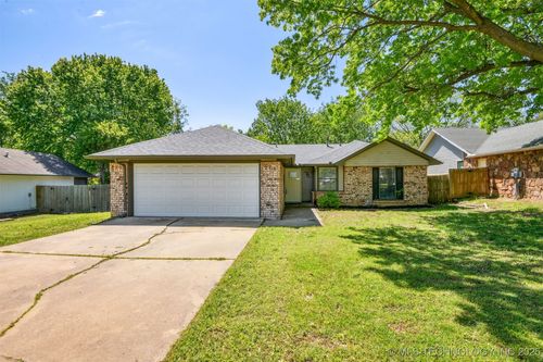 4900 S Juniper Ave, Broken Arrow, OK, 74011-4422 | Card Image