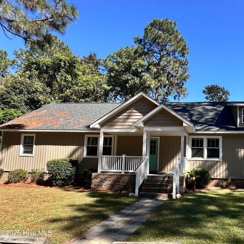 125 E New Jersey Ave, Southern Pines, NC, 28387-4924 | Card Image