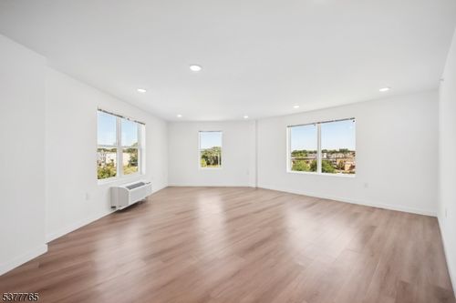 403-369 18th Ave, Newark, NJ, 07108 | Card Image