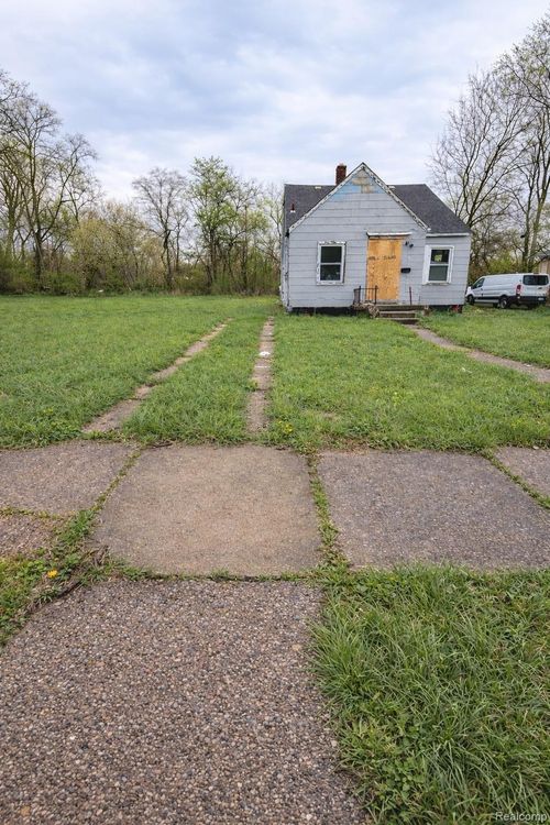 12244 Cheyenne St, Detroit, MI, 48227-3702 | Card Image