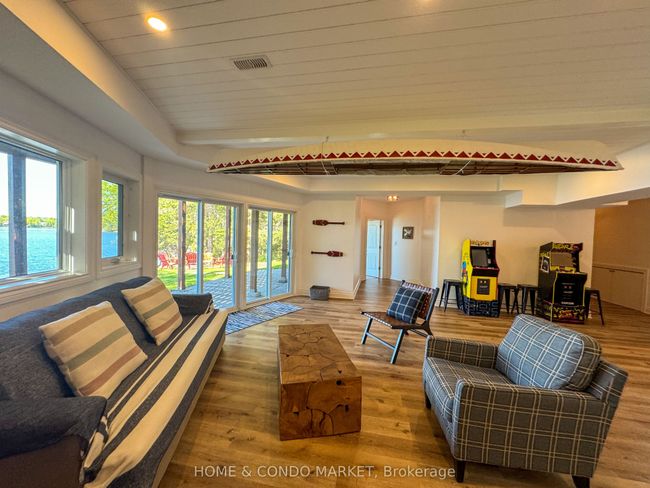 14 Charles Ave, House other with 5 bedrooms, 3 bathrooms and 6 parking in McKellar ON | Image 25