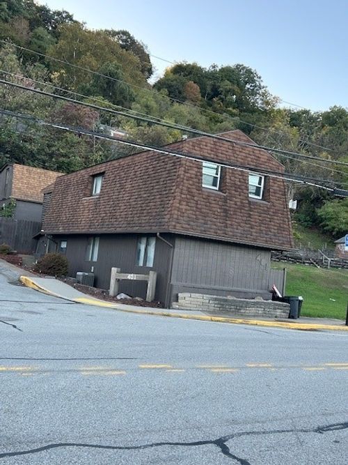 401 Freeport Rd, Creighton, PA, 15030-1025 | Card Image