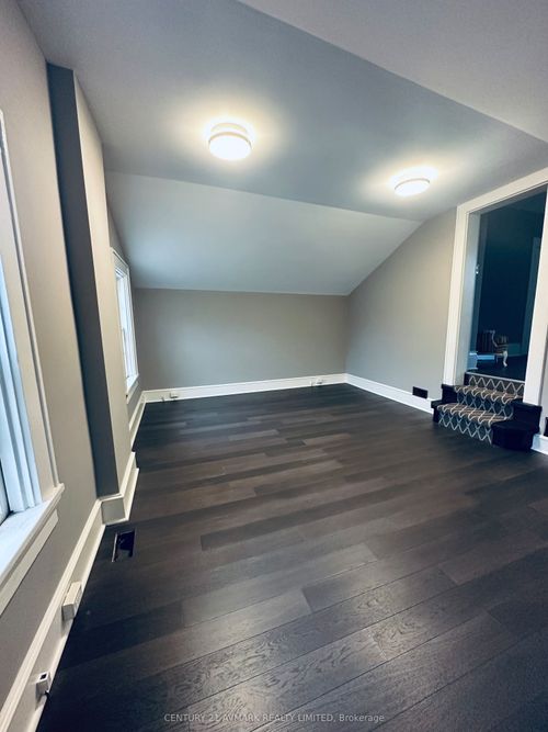 3-12 Church St, St Catharines, ON, L2R3B3 | Card Image