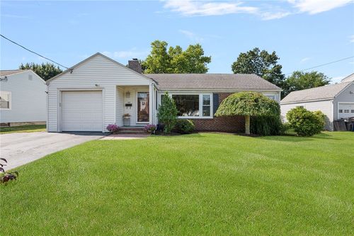 165 Garden City Dr, Cranston, RI, 02920-5718 | Card Image