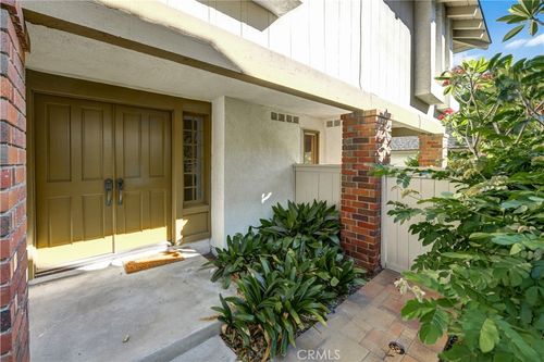 28 E Yale Loop, Irvine, CA, 92604-3333 | Card Image