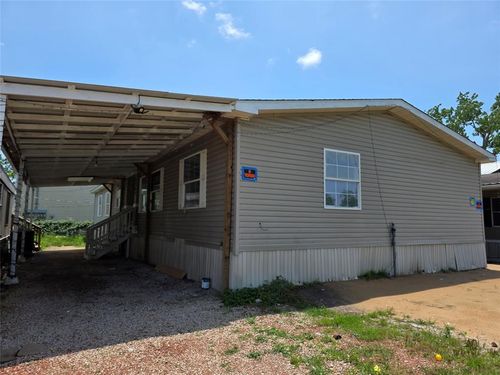 4702 18th St, Bacliff, TX, 77518-2715 | Card Image