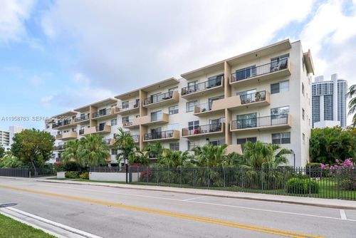 105-201 180th Dr, Sunny Isles Beach, FL, 33160-2728 | Card Image