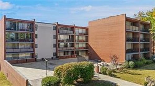 ut23-446 Hoodridge Dr, Castle Shannon, PA, 15234-1739 | Card Image