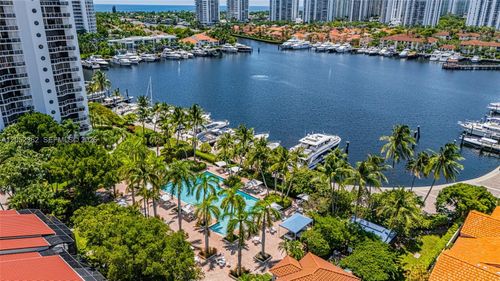 601den-3598 Yacht Club Dr, Aventura, FL, 33180-4009 | Card Image