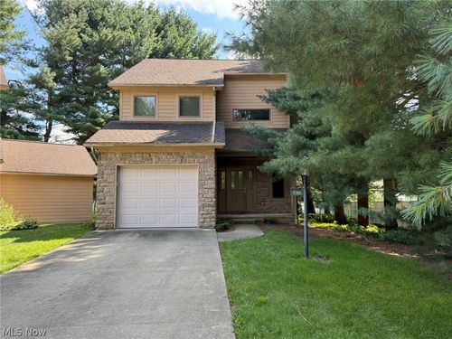 530 Oakdale Drive, Dover, OH, 44622 | Card Image