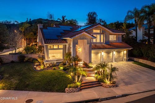 2605 Grandoaks Dr, Westlake Village, CA, 91361-5562 | Card Image