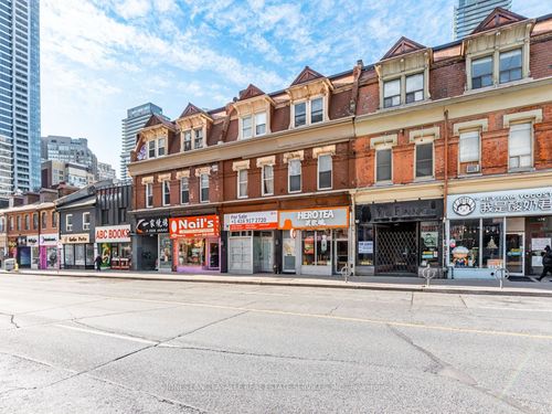 668 Yonge St, Toronto, ON, M4Y2A6 | Card Image