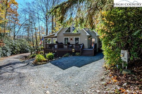 172 Valley Ln, Newland, NC, 28657-8130 | Card Image