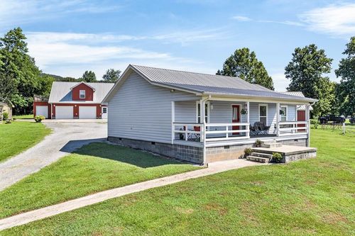 105 Foothills Rd, Pikeville, TN, 37367-3702 | Card Image