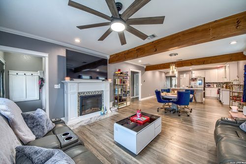 1002 W French Pl, San Antonio, TX, 78212-3648 | Card Image