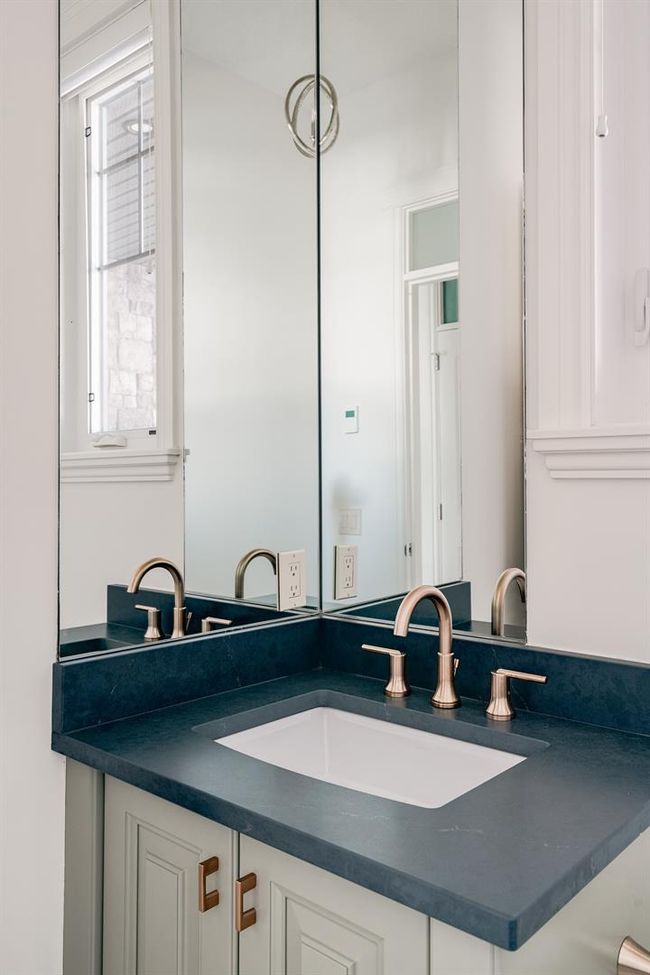 6440 Laurentian Way Sw, House detached with 4 bedrooms, 4 bathrooms and 6 parking in Calgary AB | Image 22