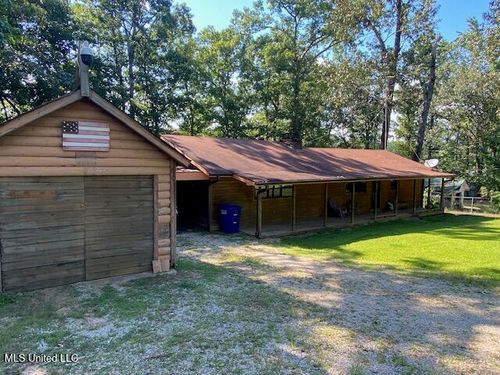 786 Walnut Lake Rd, Walnut, MS, 38683-8104 | Card Image