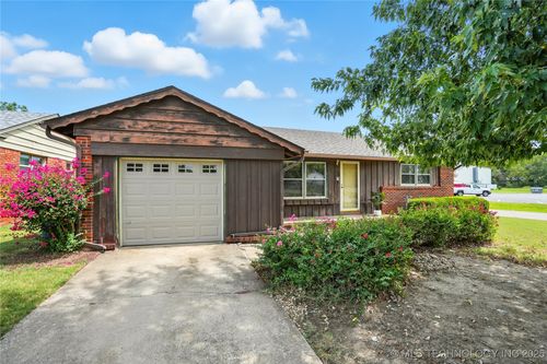 5197 S 34th West Ave, Tulsa, OK, 74107-8905 | Card Image