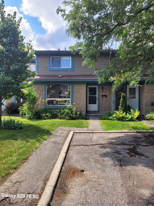 29-2336 Orient Park Dr, Ottawa, ON, K1B4N5 | Card Image