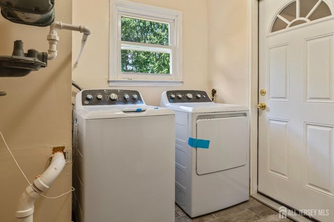 34 Hershey Rd, House other with 4 bedrooms, 3 bathrooms and null parking in East Brunswick NJ | Image 29