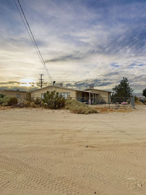 246 N Inyo St, Ridgecrest, CA, 93555 | Card Image