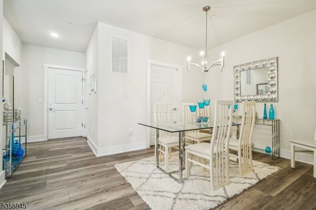 UNIT-103 - 2 Vanderbilt Blvd, Townhouse with 2 bedrooms, 2 bathrooms and null parking in Florham Park NJ | Image 9