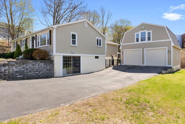 10 Hunter Dr, House other with 3 bedrooms, 2 bathrooms and 4 parking in Newburyport MA | Image 4