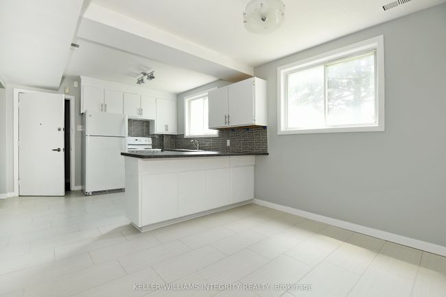 384 Tremblay Rd, Home with 5 bedrooms, 2 bathrooms and 6 parking in Ottawa ON | Image 15