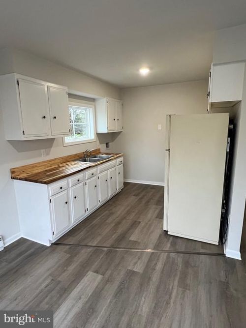 4-50 Briarwood Ln, BERKELEY SPRINGS, WV, 25411-6214 | Card Image