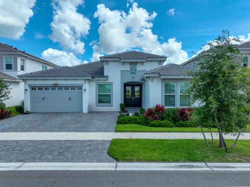 13530 Spruce Pine Dr, Westlake, FL, 33470-2032 | Card Image