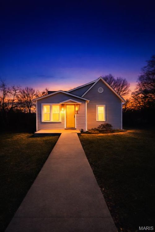 904 Monroe St, Park Hills, MO, 63601-1734 | Card Image