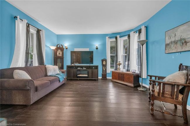 7 Robinson St S, House other with 6 bedrooms, 2 bathrooms and 8 parking in Grimsby ON | Image 11