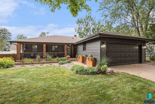 2005 S Lincoln Ave, Sioux Falls, SD, 57105-2332 | Card Image