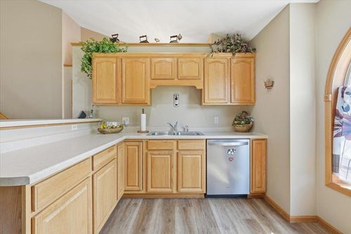 729 Hidden Ln, New Richmond, WI, 54017-9403 | Card Image