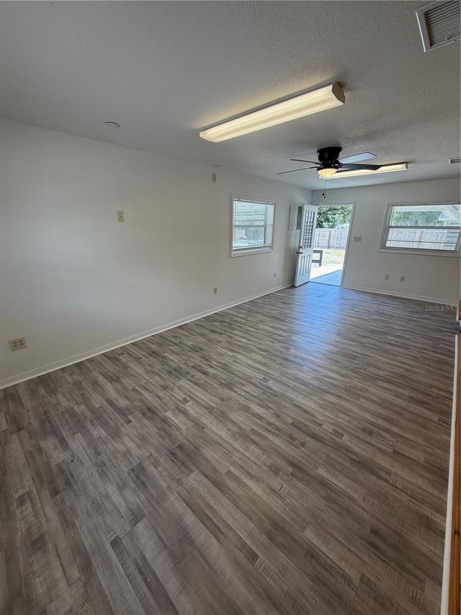 Residential Lease in FRUITLAND PARK 5